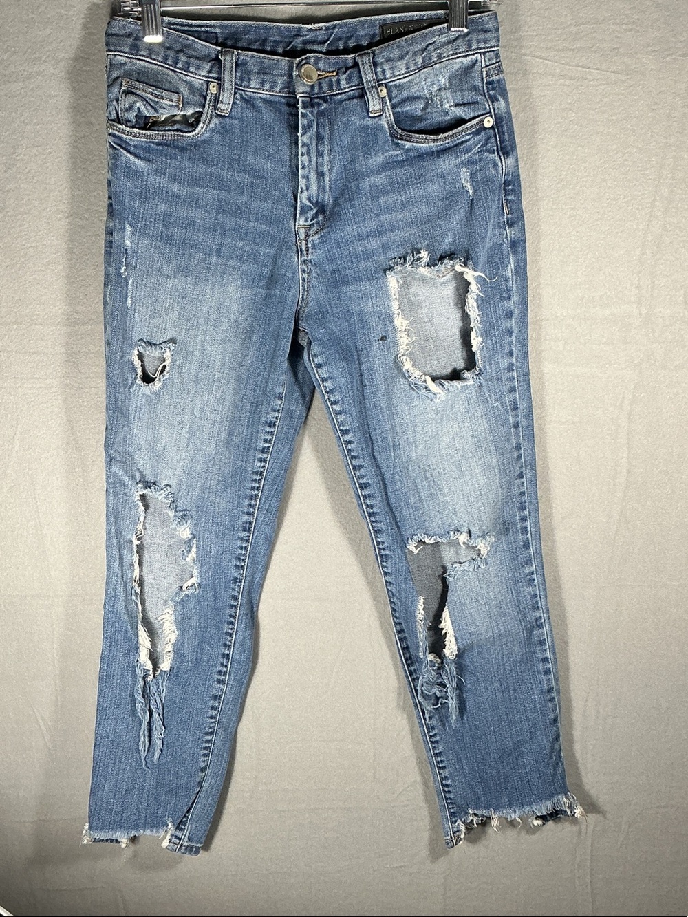 Blank NYC distressed crop jeans size 27